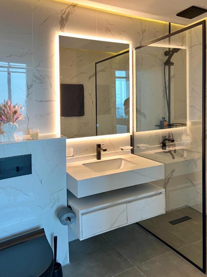 Apartment Luxury-designer 1 Bedroom Sea View *