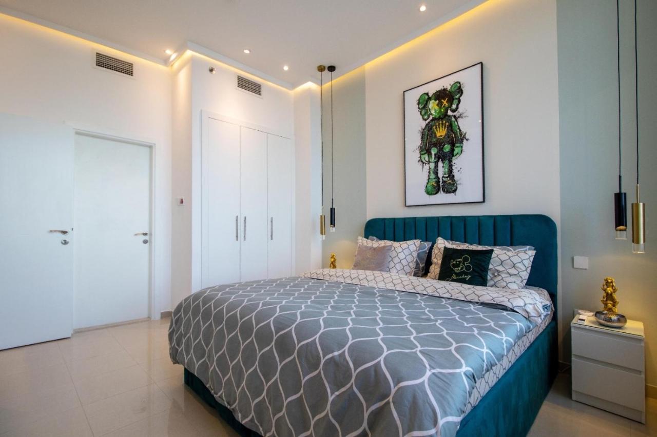 Luxury-designer 1 Bedroom Sea View Apartment
