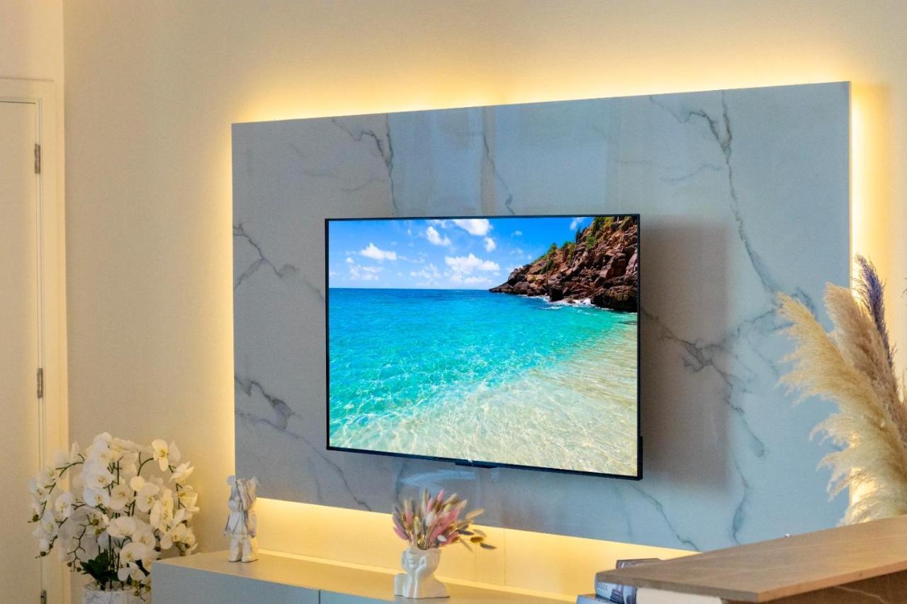Luxury-designer 1 Bedroom Sea View