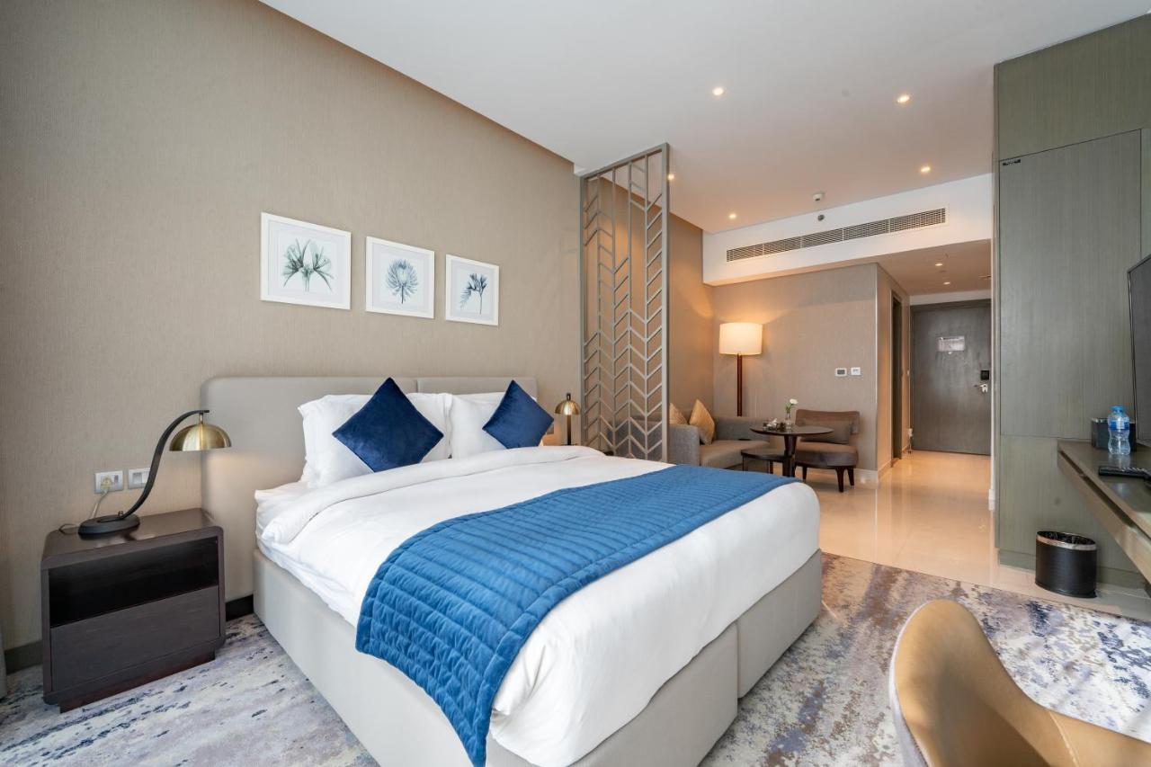 Apartment Aliving Stylish With Partial Burj & Canal Views- Prive , Business Bay 713