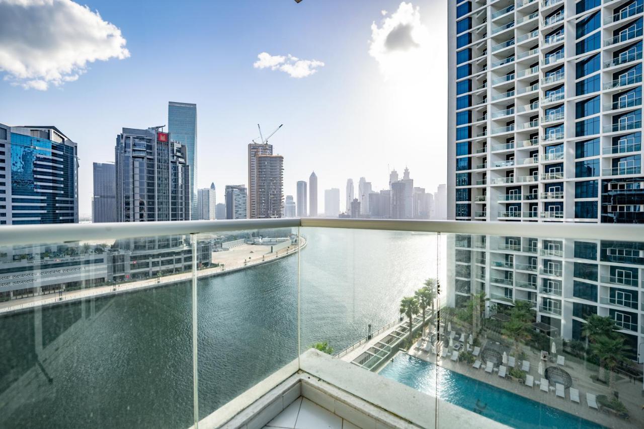 Aliving Stylish With Partial Burj & Canal Views- Prive , Business Bay 713
