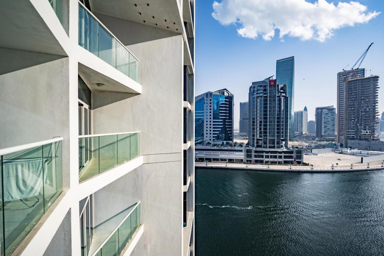 Aliving Stylish With Partial Burj & Canal Views- Prive , Business Bay 713 Apartment
