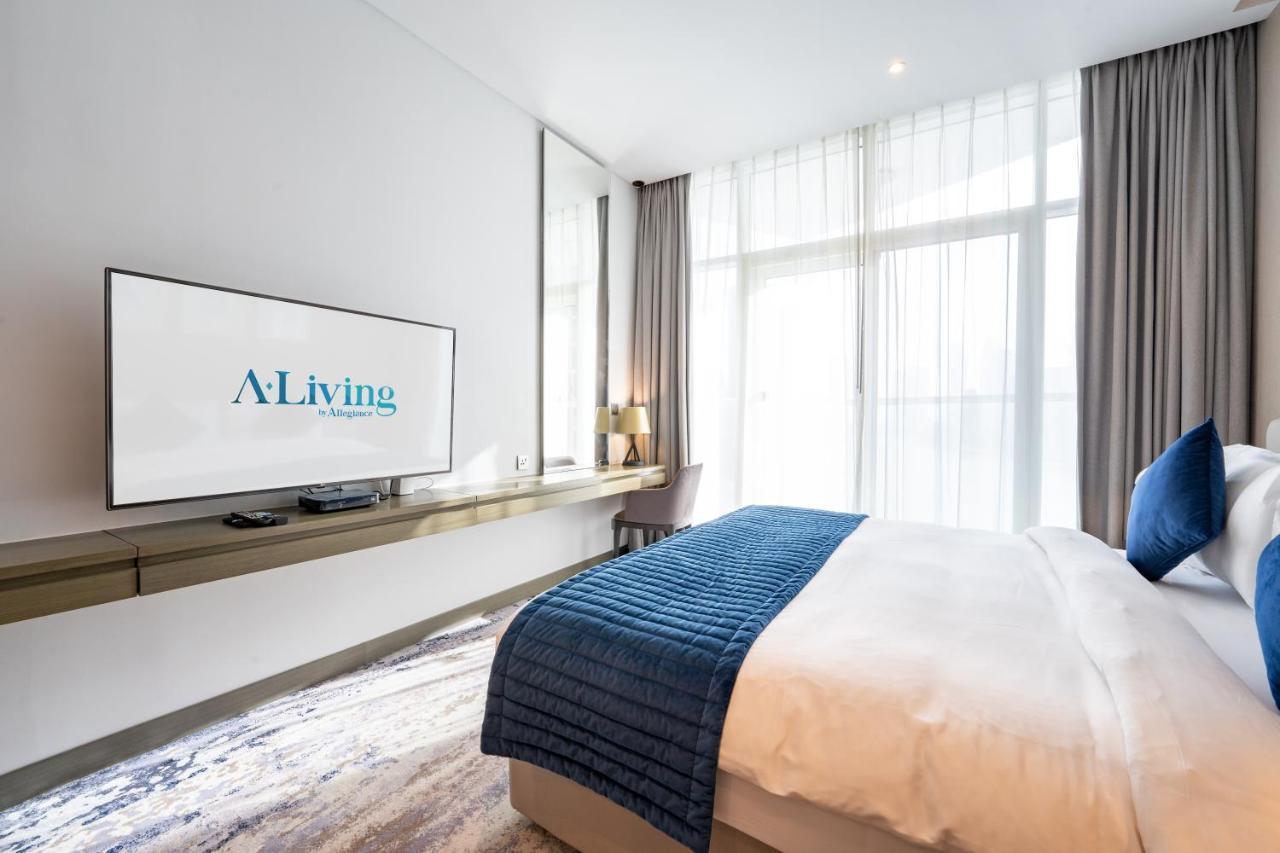 Apartment Aliving Stylish With Partial Burj & Canal Views- Prive , Business Bay 713 Dubai