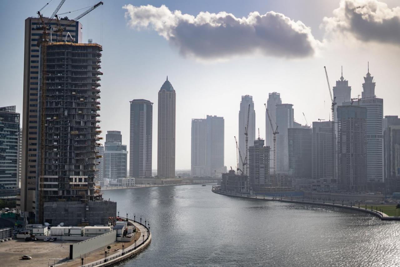 Apartment Aliving Stylish With Partial Burj & Canal Views- Prive , Business Bay 713 Dubai