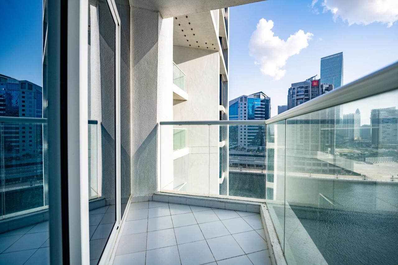 Aliving Stylish With Partial Burj & Canal Views- Prive , Business Bay 713 Apartment