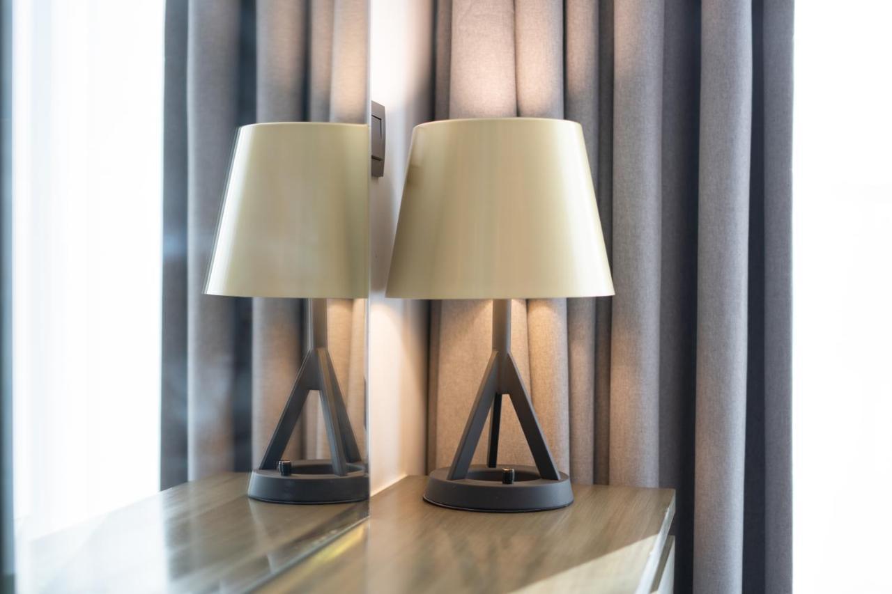 Aliving Stylish With Partial Burj & Canal Views- Prive , Business Bay 713 Apartment