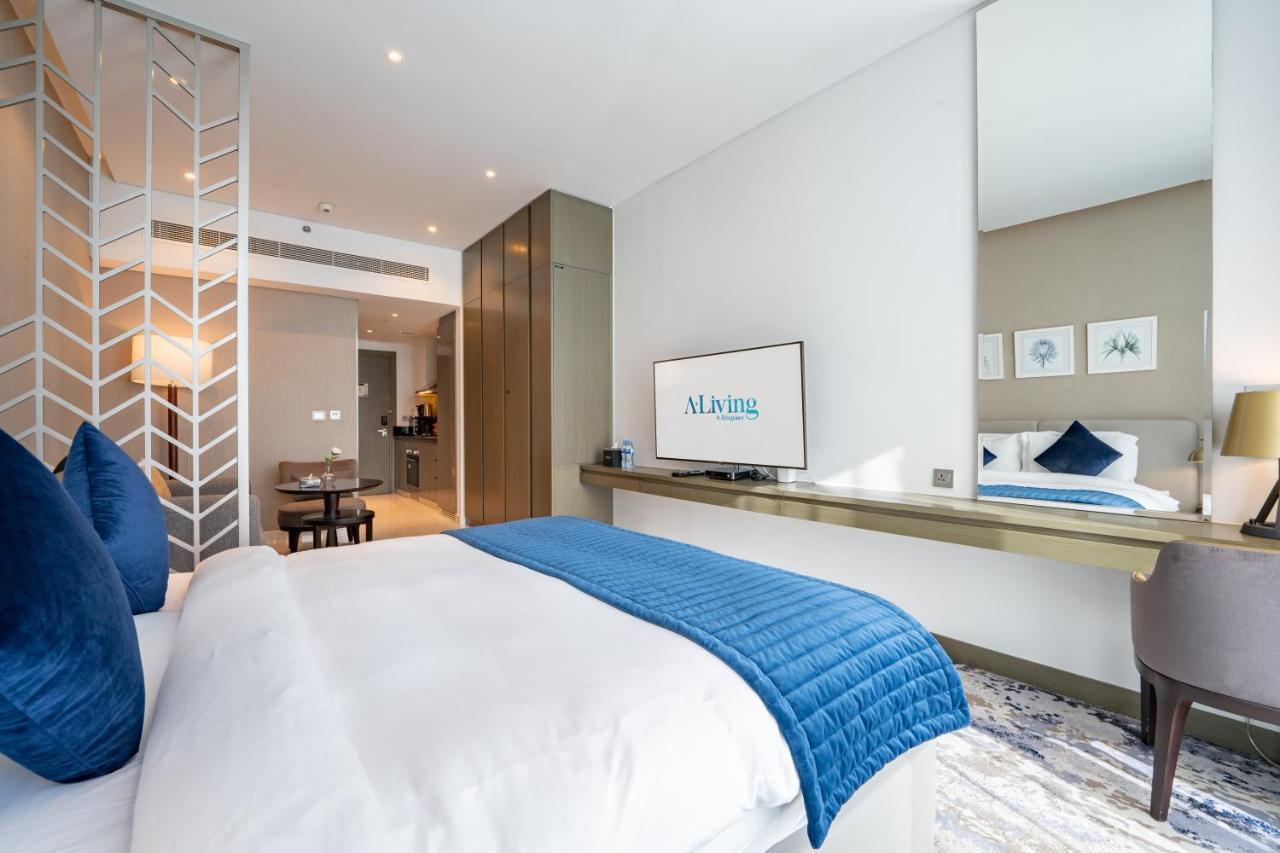 Aliving Stylish With Partial Burj & Canal Views- Prive , Business Bay 713 * Dubai