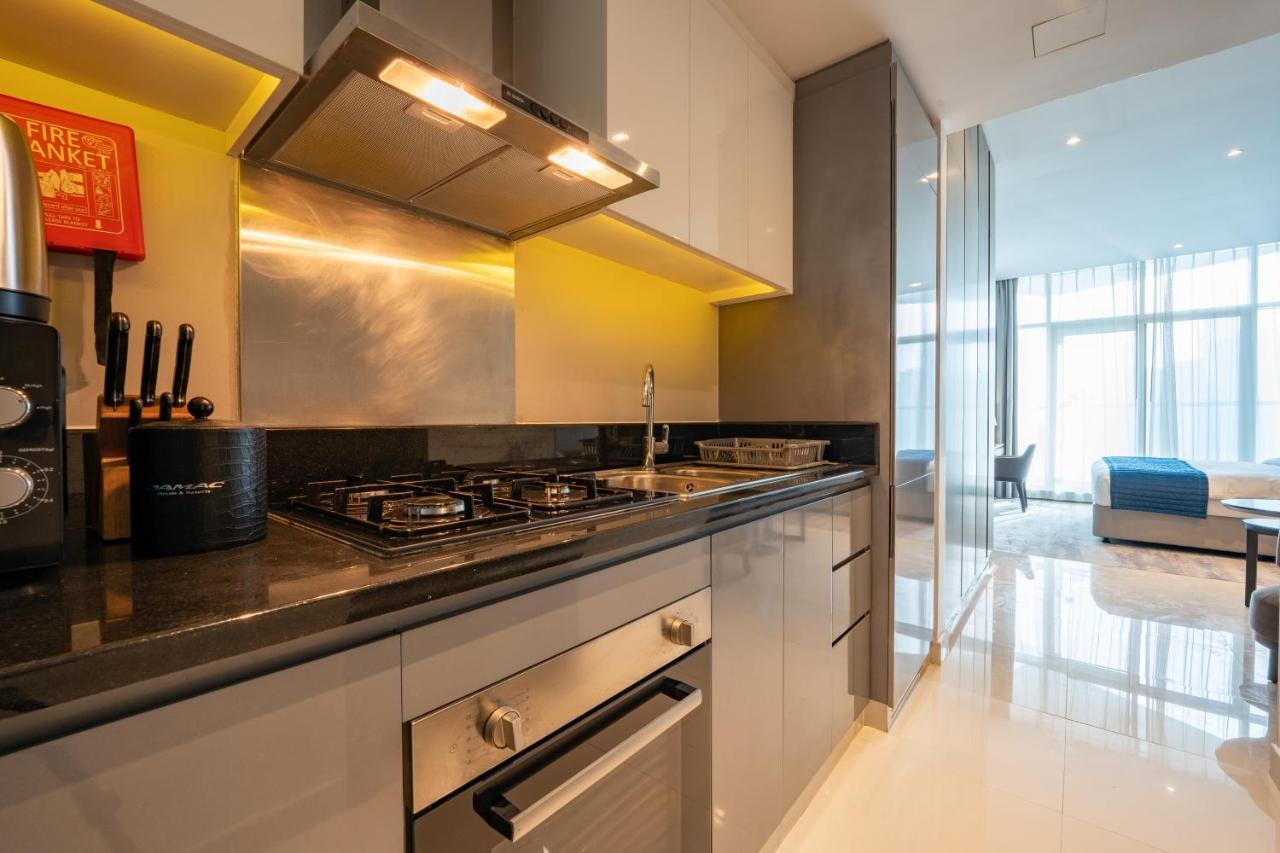 Aliving Stylish With Partial Burj & Canal Views- Prive , Business Bay 713 Dubai