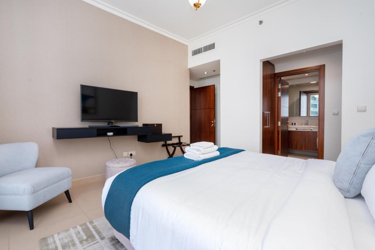 Vacay Lettings - Burj Vista High Floor Burj Khalifa & Fountain View *