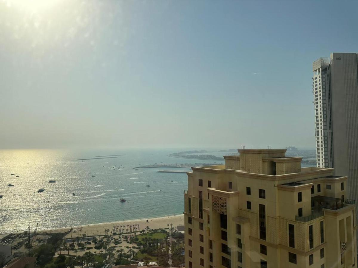 Stylish 2 Bedroom Service With Sea View Apartment Dubai
