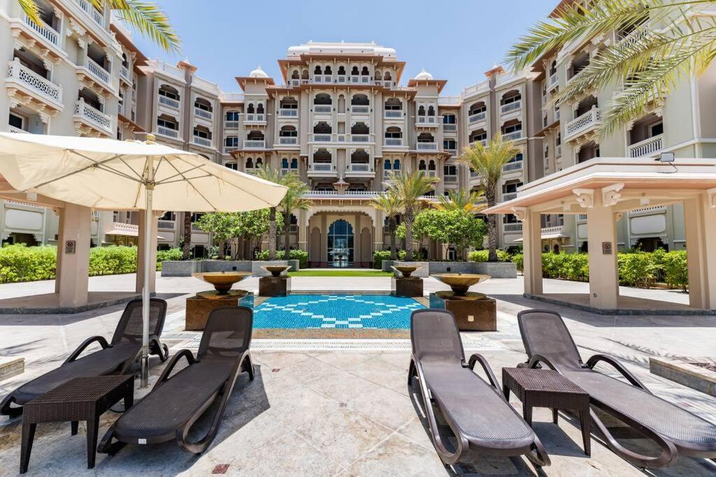 Daire Palm Jumeirah Spacious 1 Bed Private *