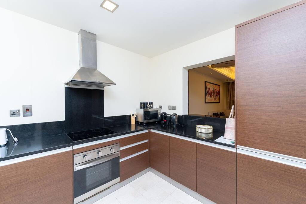 Palm Jumeirah Spacious 1 Bed Private Daire Dubai