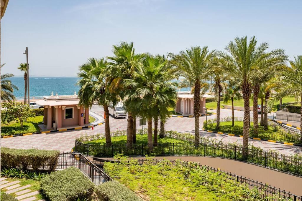 Daire Palm Jumeirah Spacious 1 Bed Private *
