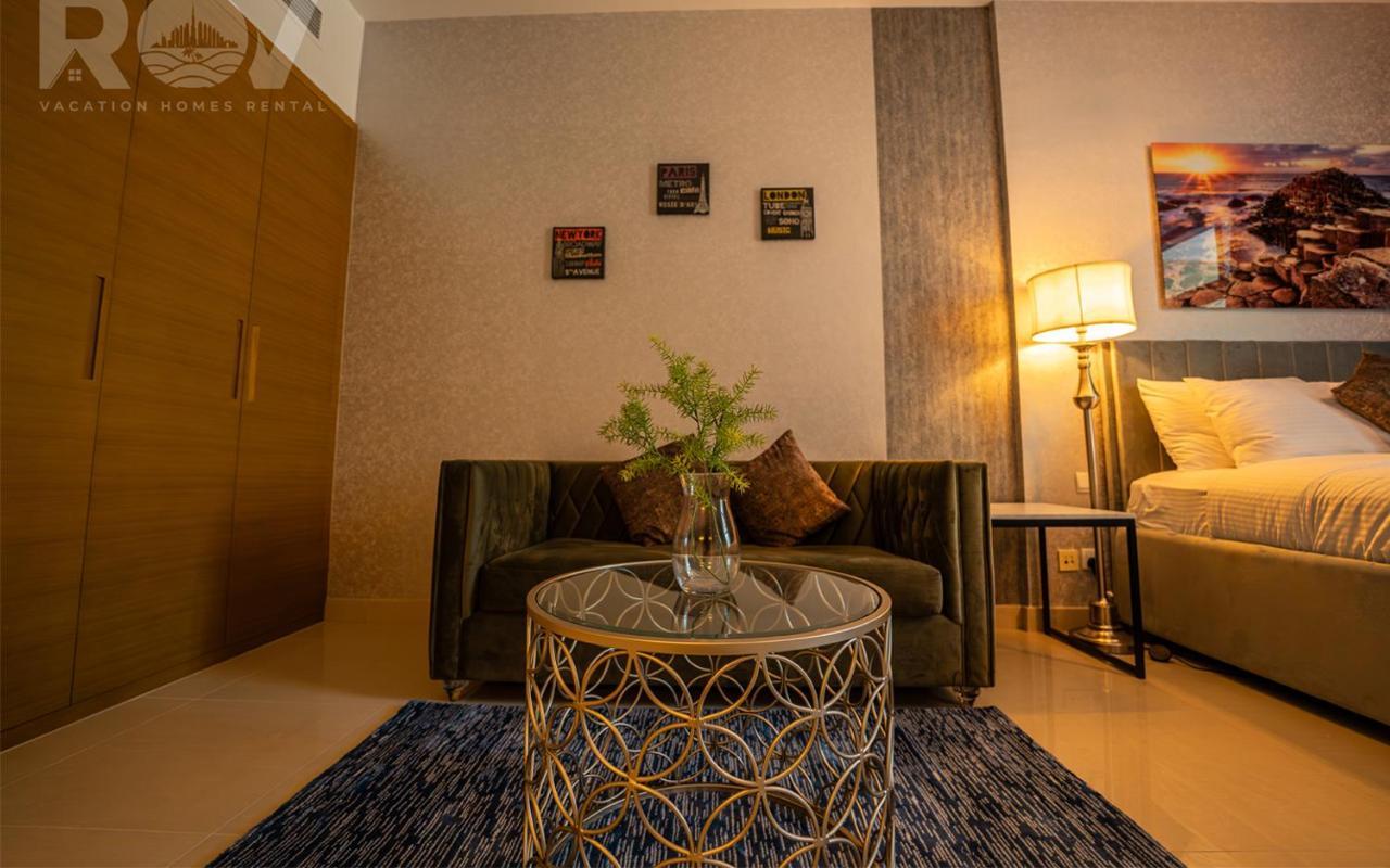 Apartment With Boulevard View