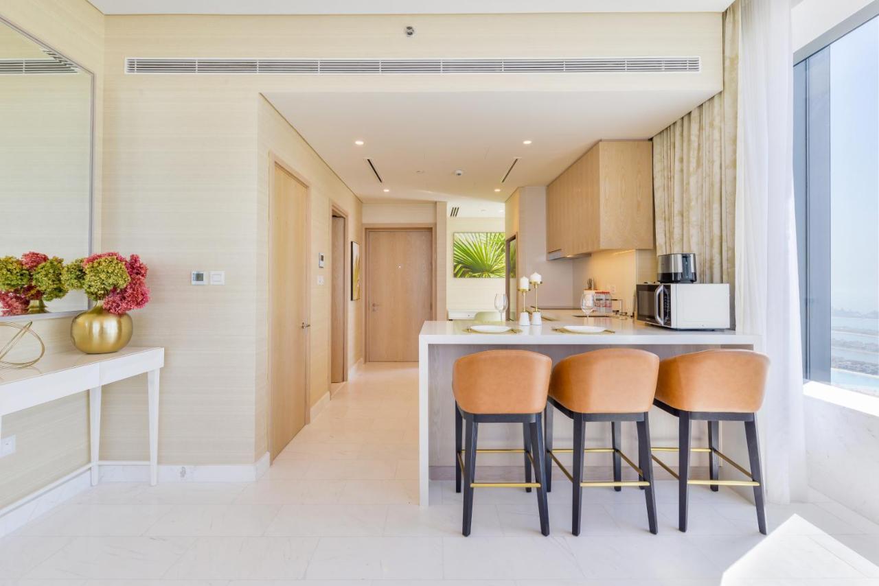 Ultra Luxury Palm Tower With Shared Facilities Dubai