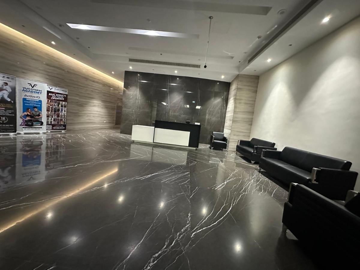Homestay Partition Near Metro G-19 P02
