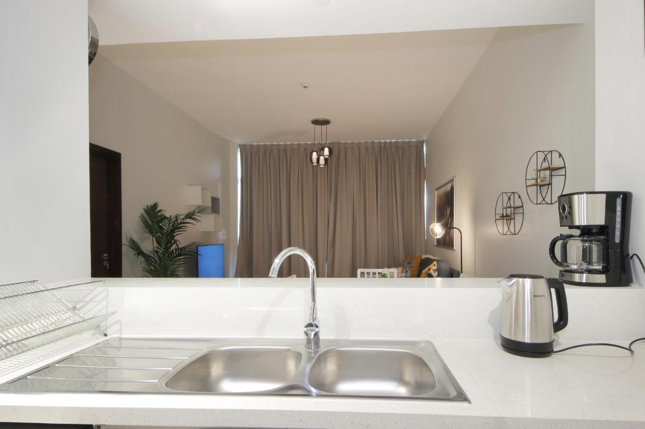 Luxury Staycation - Park Gate Residences Tower B Apartamento
