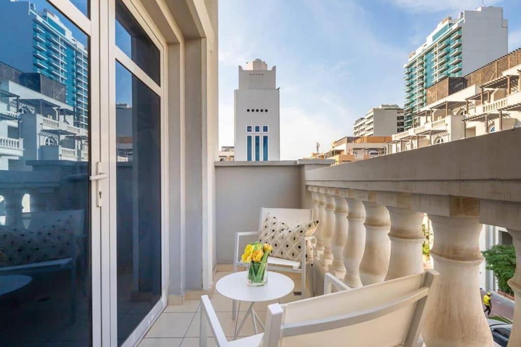 Apartamento Contemporary 2br W/ Maid's At Jvc