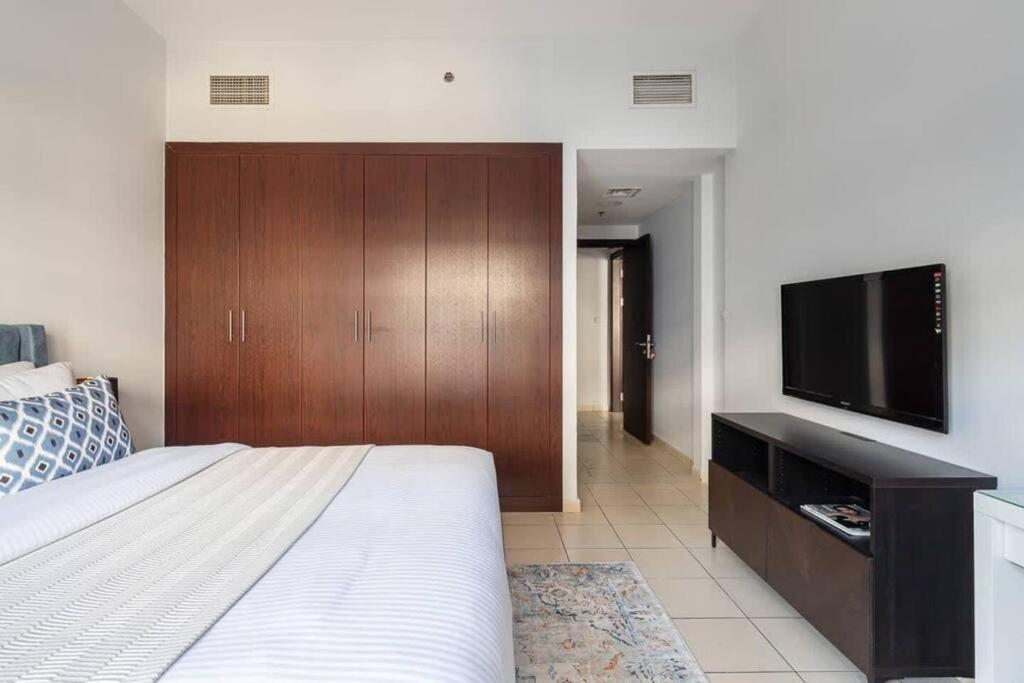 Apartamento Contemporary 2br W/ Maid's At Jvc