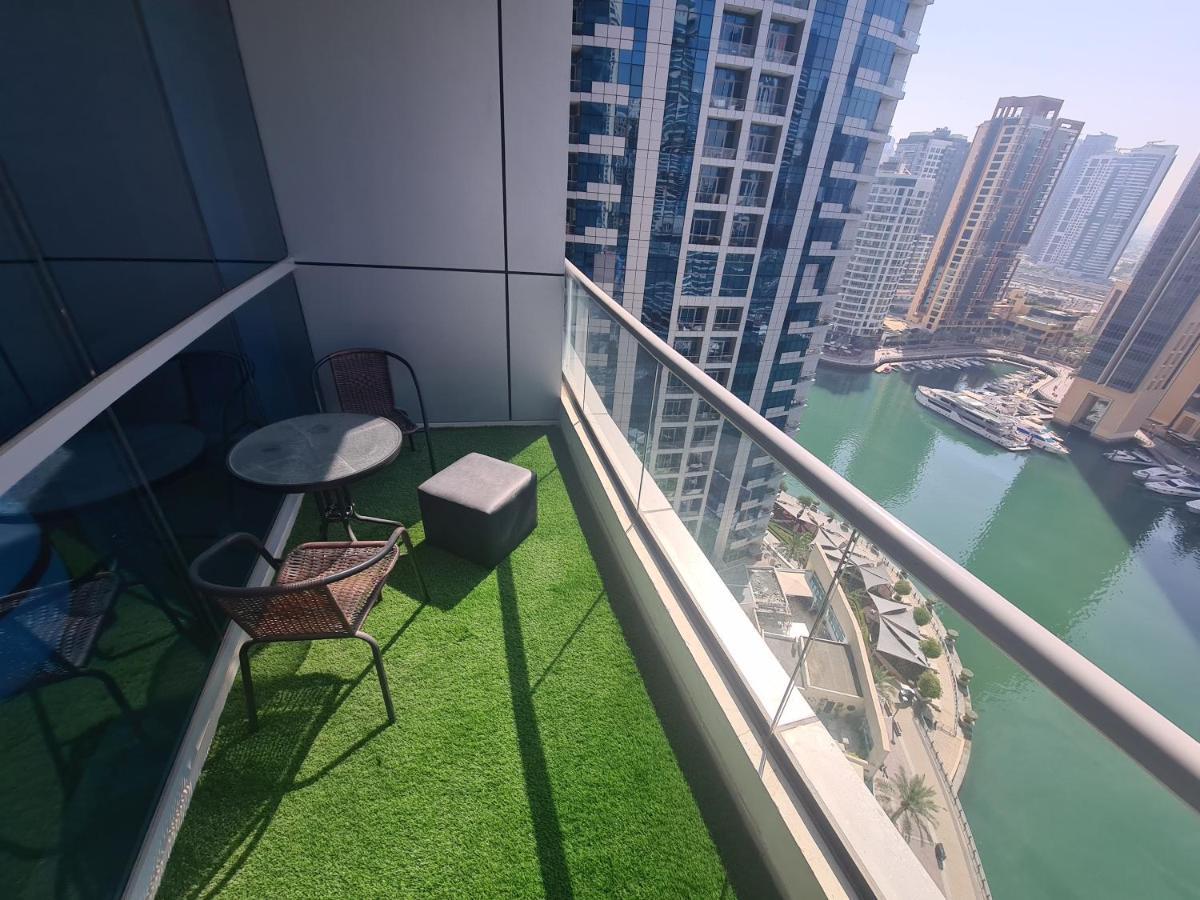 Apartment Bay Central- Marina