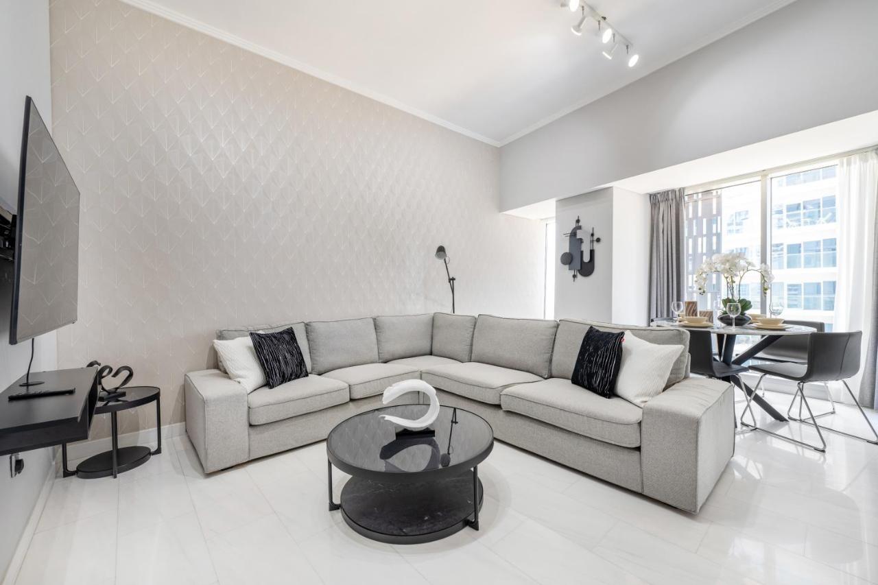 Apartment Luxury Iconic Cayan Tower - Free 5 Star Access! Dubai