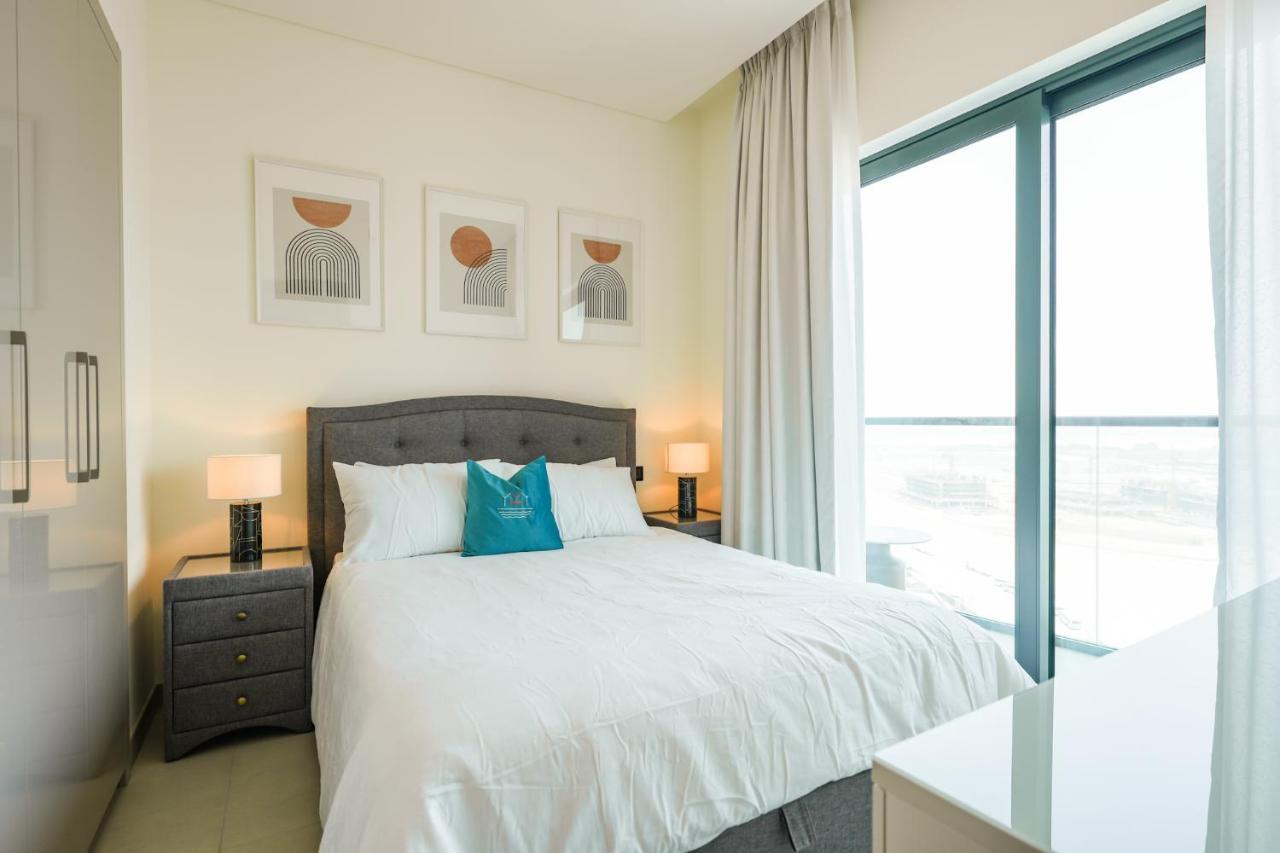 Bright With Panoramic Cityscape Views * Dubai