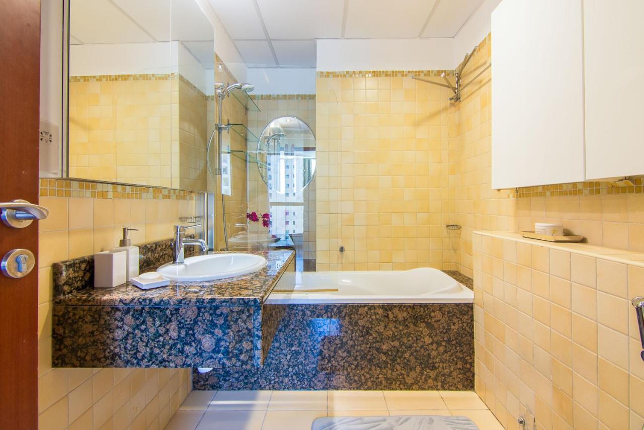 Apartment Huge 1br In Jbr *