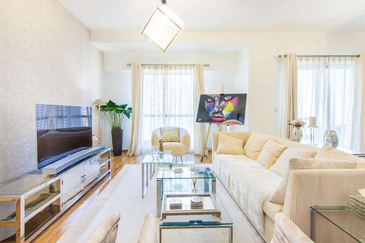 Huge 1br In Jbr Apartment