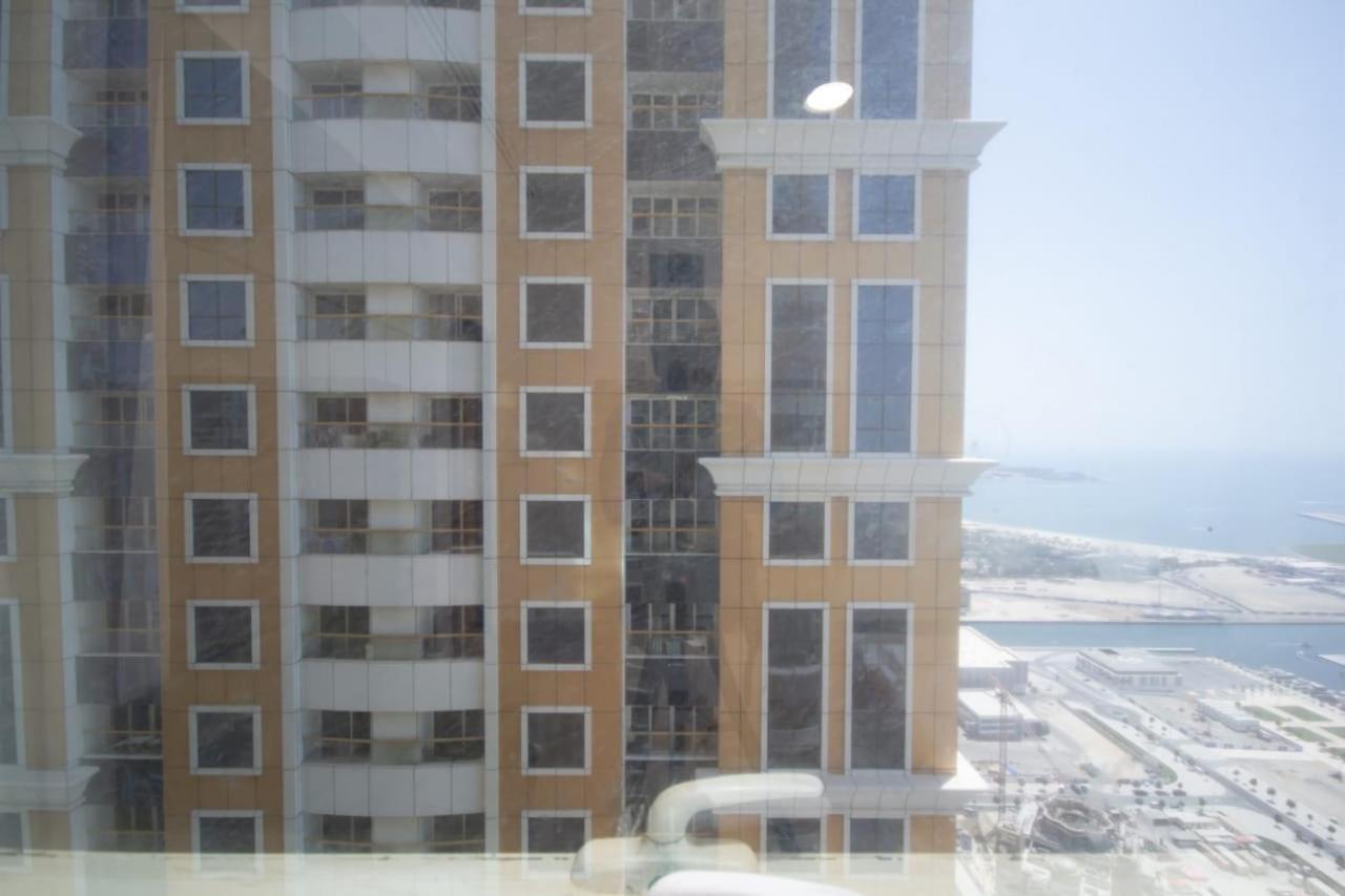 Big For ' Girls ' Only At Dubai, Marina Homestay