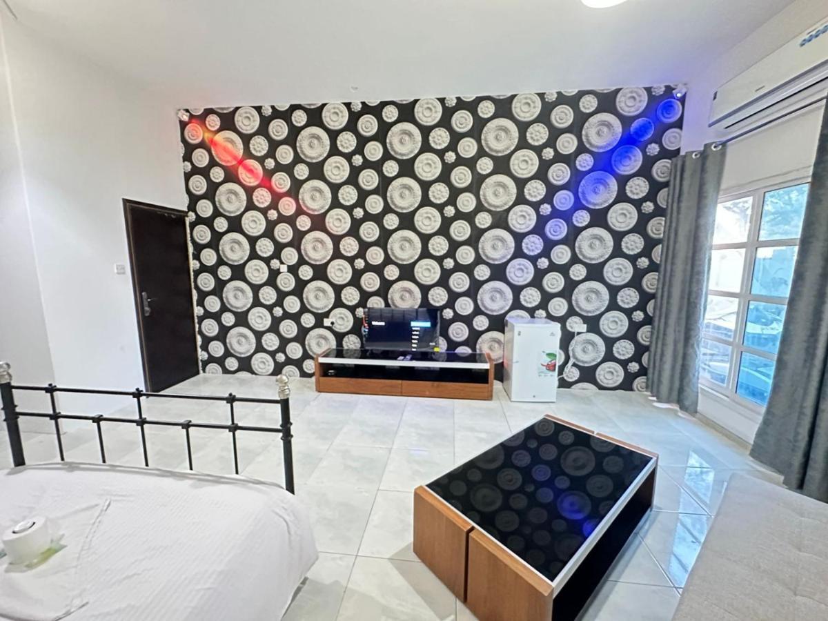 Homestay Relaxing Private In Compound Housing Near Burj Alarab 124 Dubai
