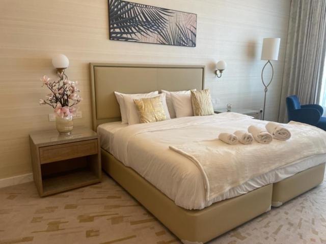 Reserve Now Stylish Studio4 In Palm Tower Sky Pool Views Apartment Dubai