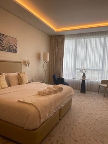 Apartment Reserve Now Stylish Studio4 In Palm Tower Sky Pool Views