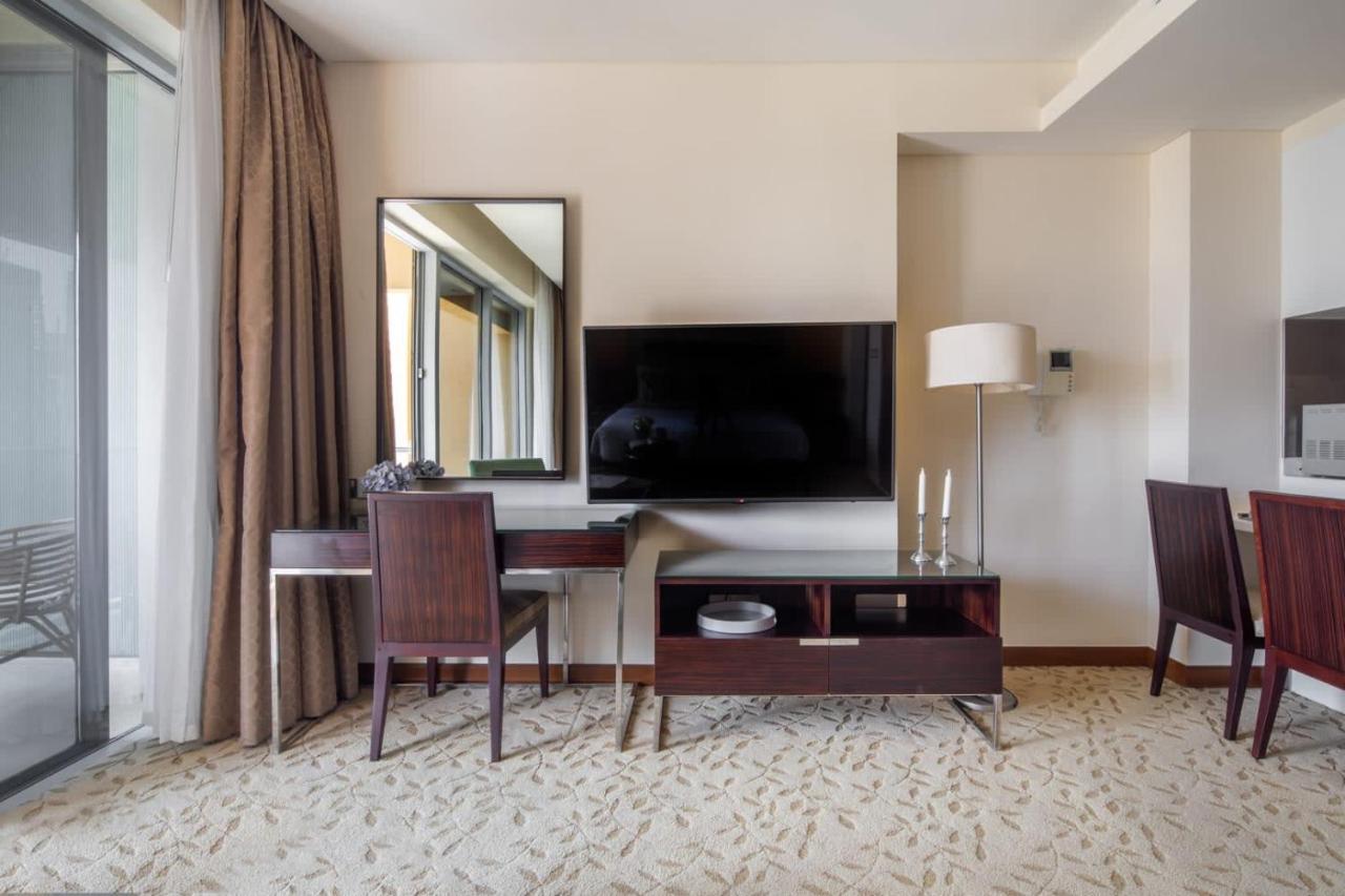 Frank Porter - Emaar Residences Fashion Avenue