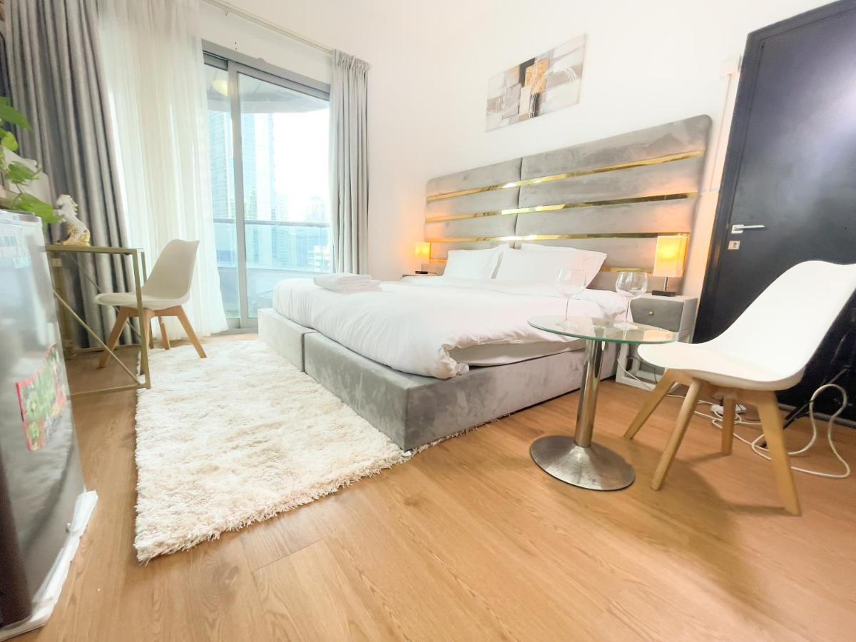 Luxury With Marina View Close To Jbr And Metro With Shared Kitchen *