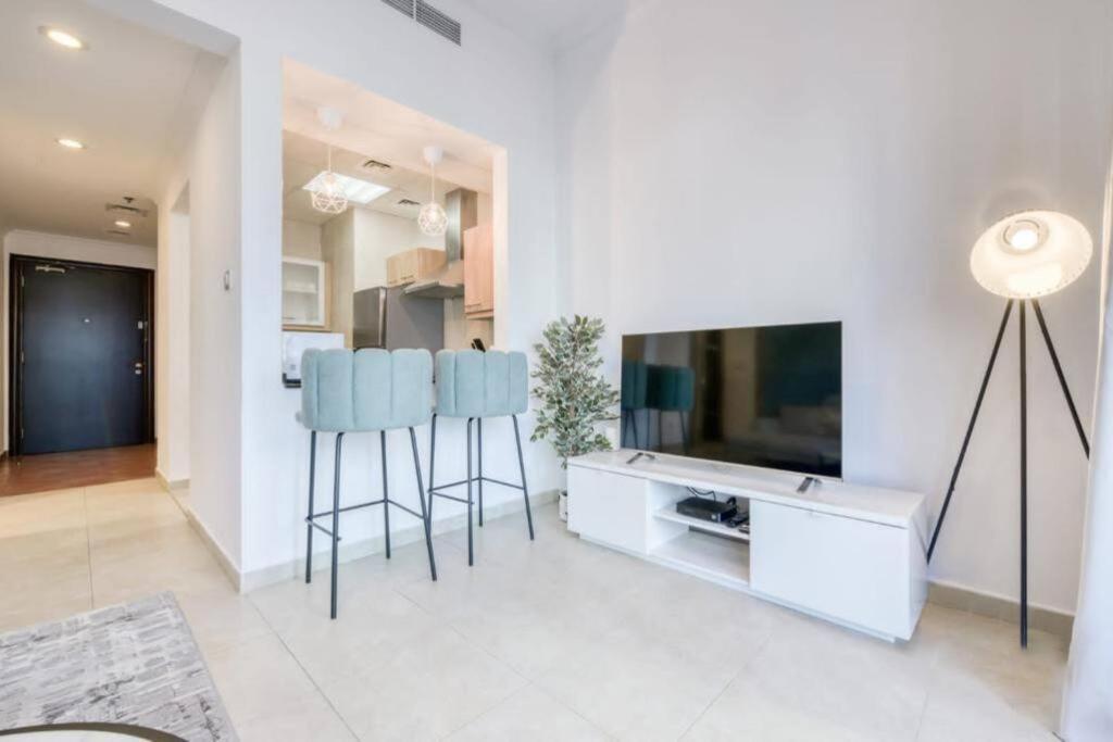Luxury 1 Bedroom With Sea View * Dubai