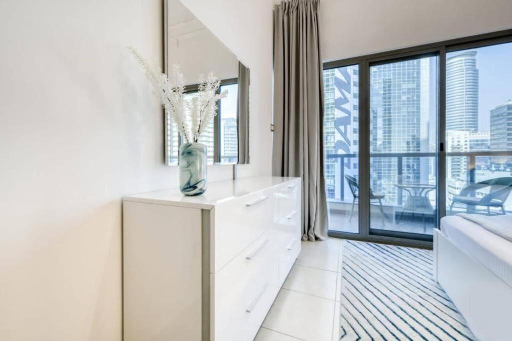Luxury 1 Bedroom With Sea View * Dubai