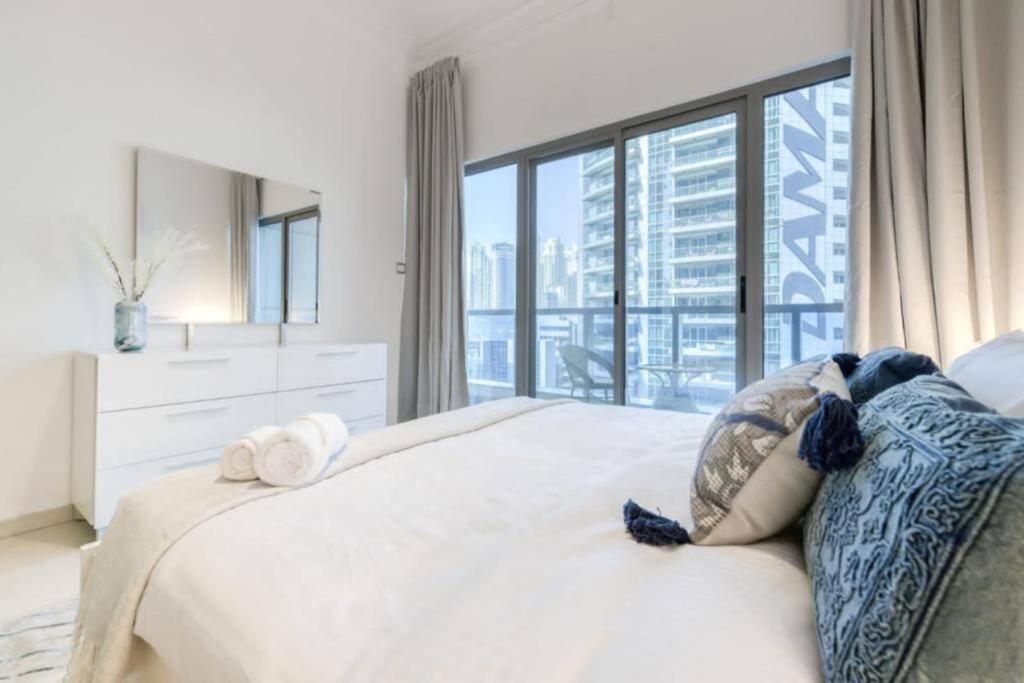 Luxury 1 Bedroom With Sea View Dubai