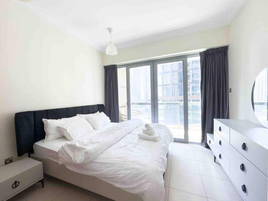 Spacious Place Near Mall, Fountains & Burj Khalifa