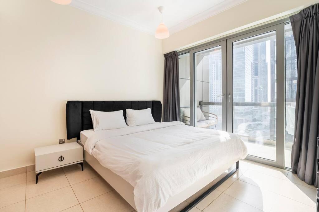 Spacious Place Near Mall, Fountains & Burj Khalifa *