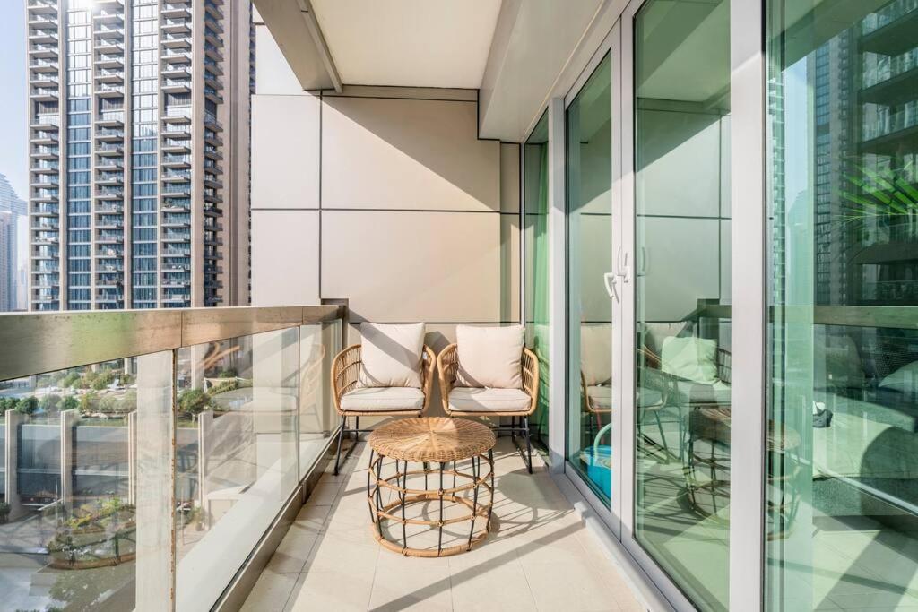 Spacious Place Near Mall, Fountains & Burj Khalifa Dubai