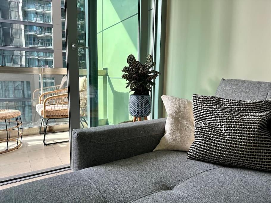 Spacious Place Near Mall, Fountains & Burj Khalifa Apartamento *