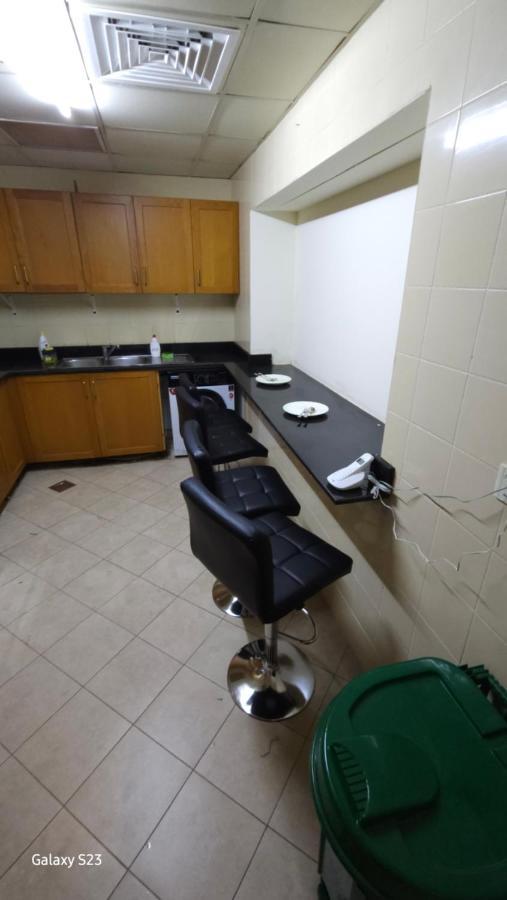 Dream House Sharing-4 Single Beds 226-4 * Dubai