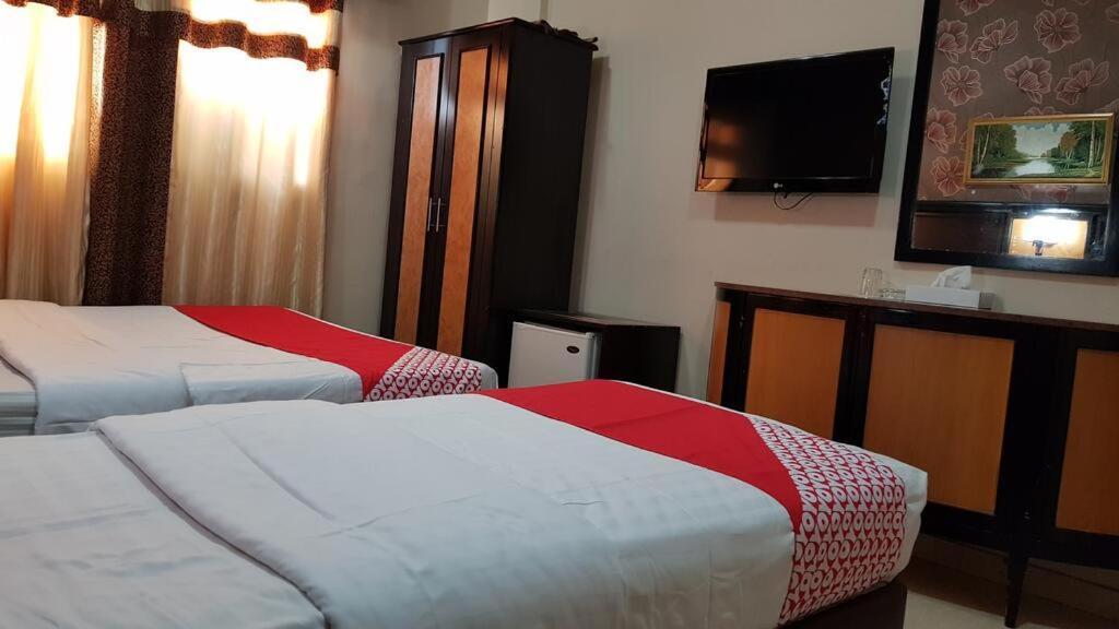 Rahab Hotel *