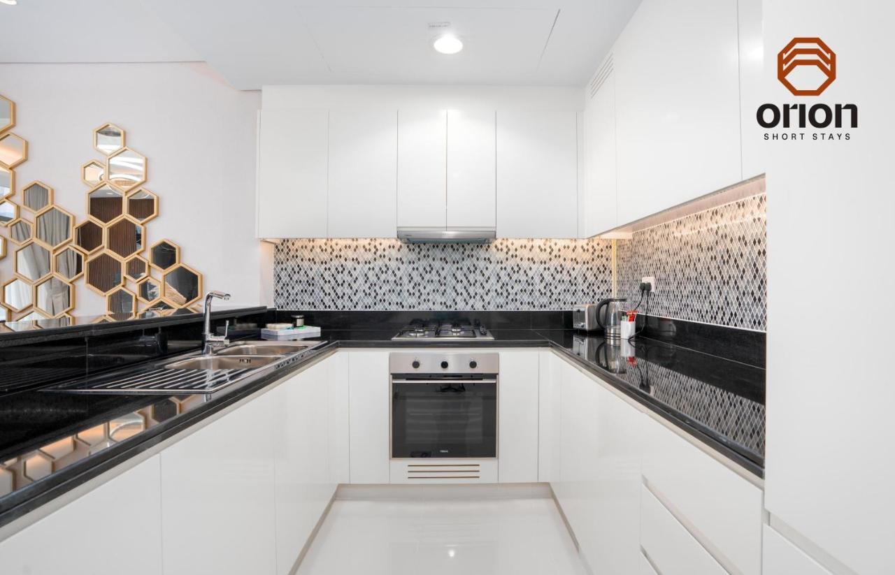 Paramount Skyline: Luxe 2-bed With Burj Views And Rooftop Oasis Dubai