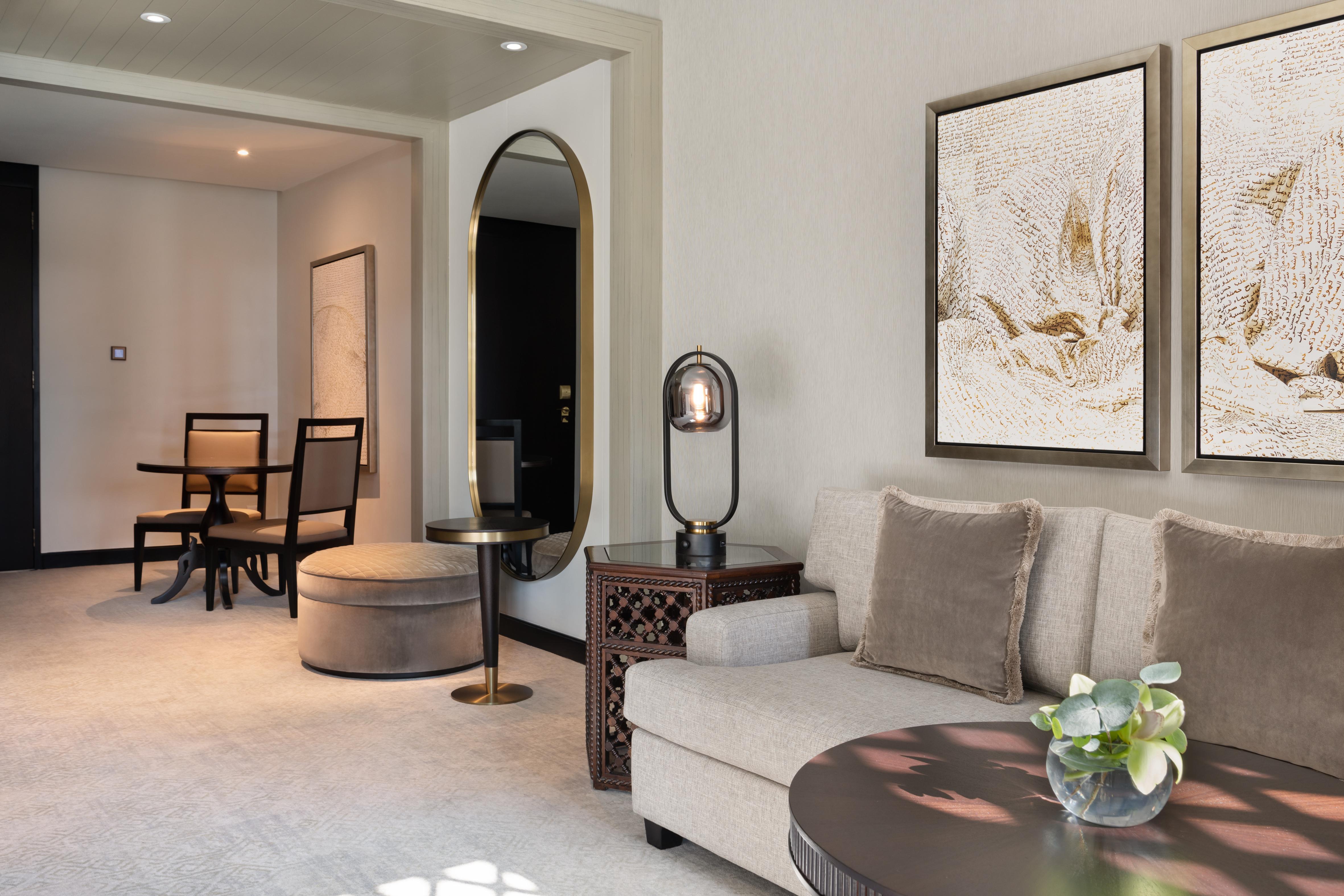 Palace Downtown 5*