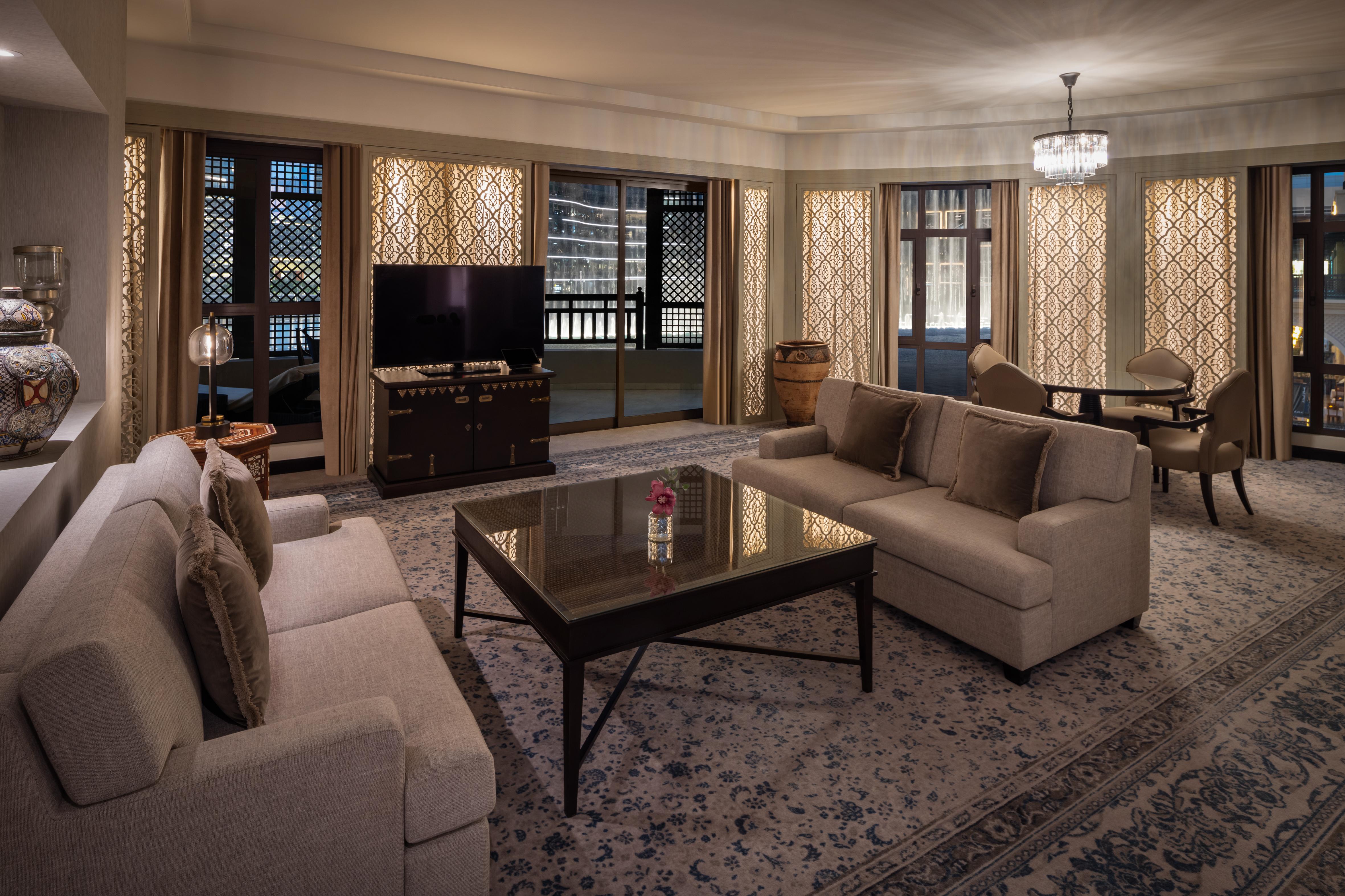 Palace Downtown Hotel 5*