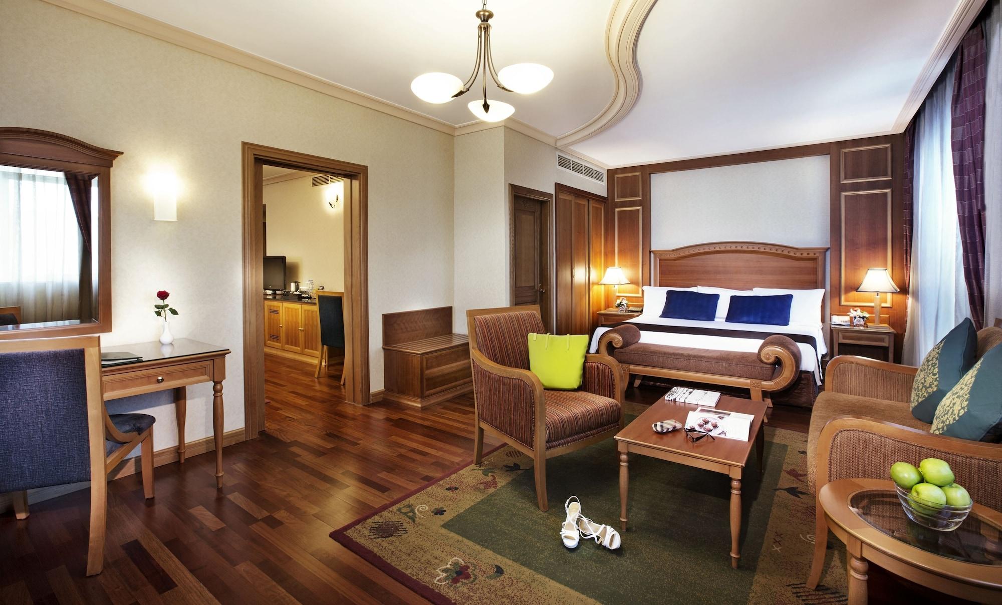 Avenue Hotel