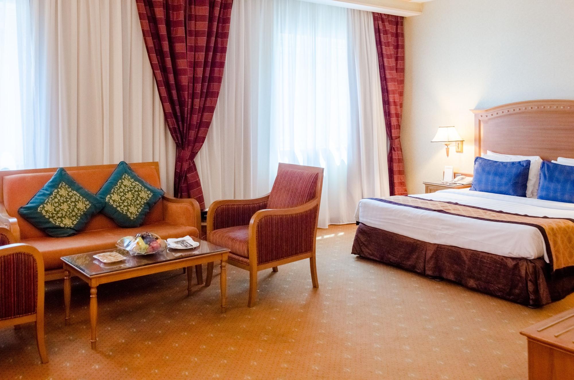 Avenue Hotel 4*
