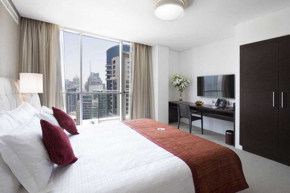 Avenue Hotel 4*