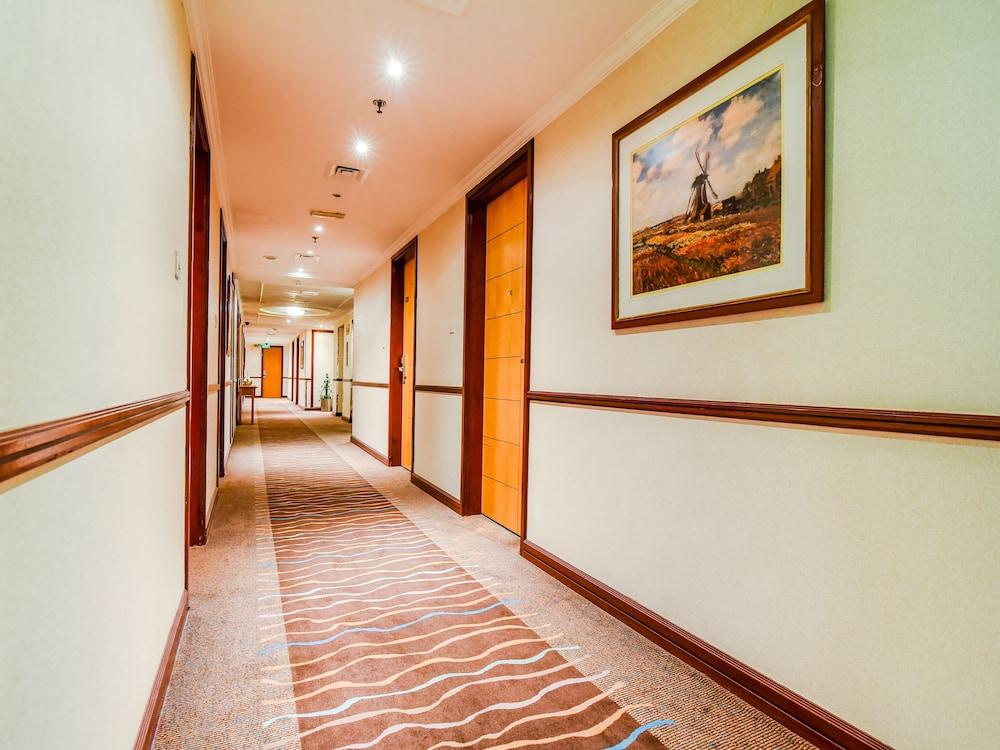 Hotel Landmark Summit